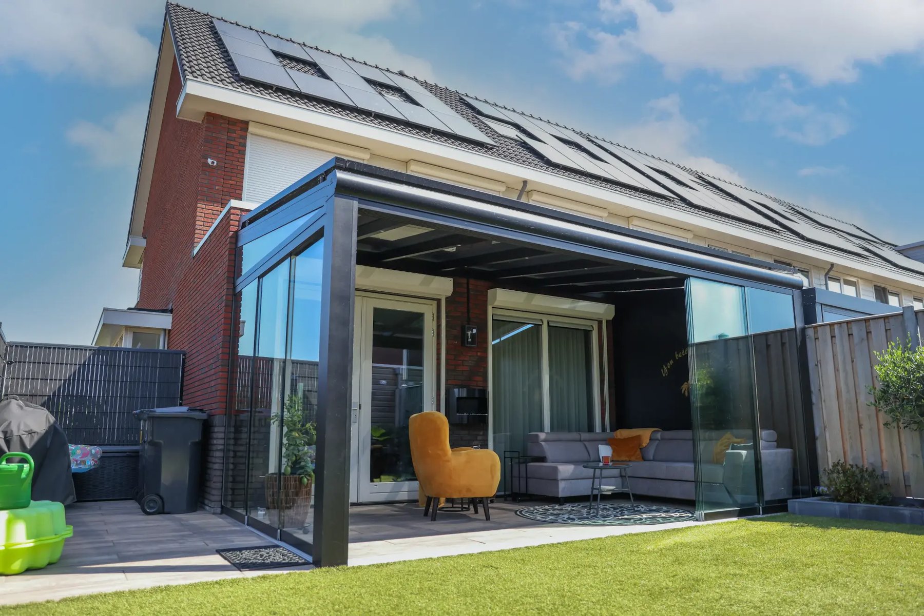 Aluminium overkapping met glazen dak